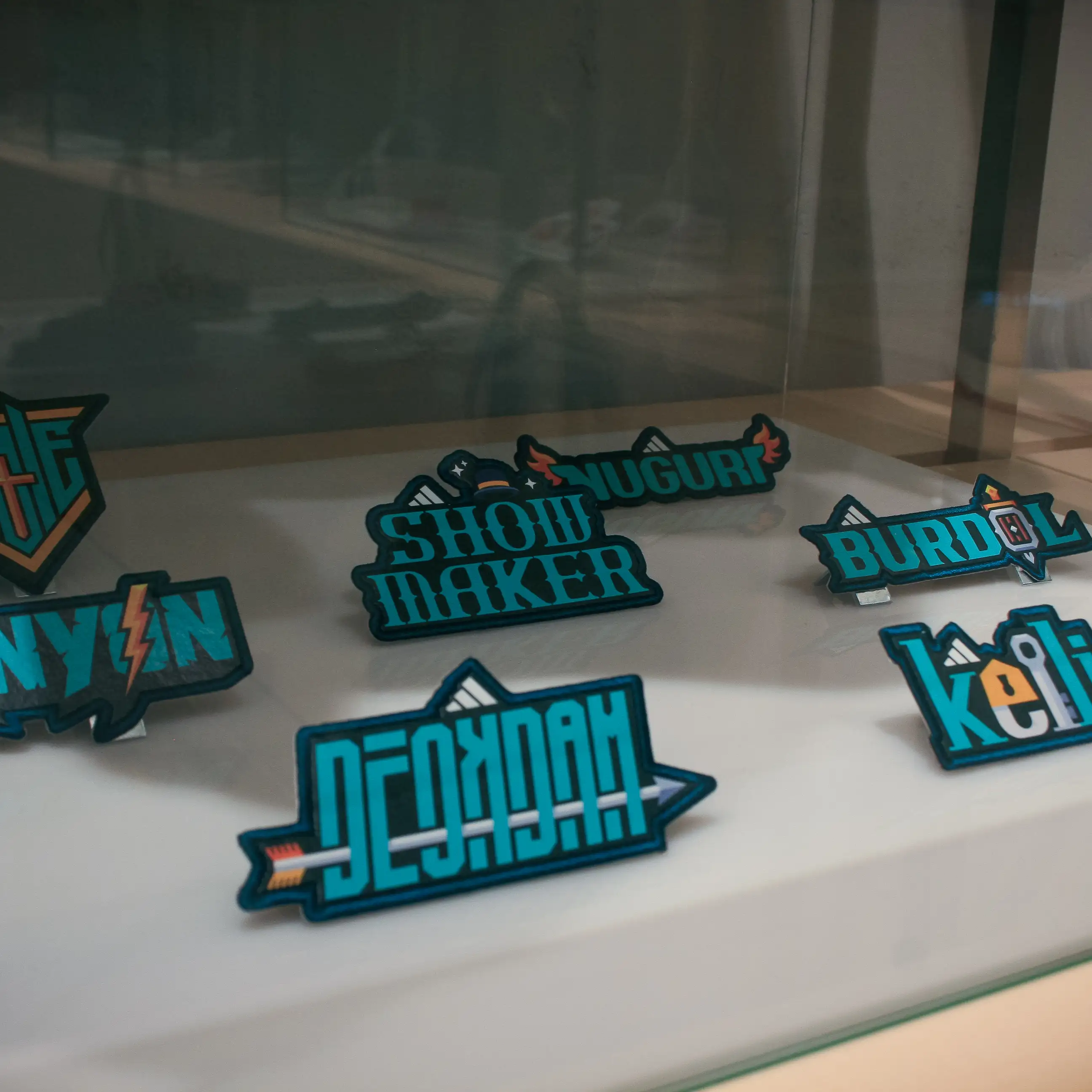 Adidas - 'DWG KIA' Members Lettering Wappen / 2022 by J-EIGHT 포트폴리오 - 노트폴리오